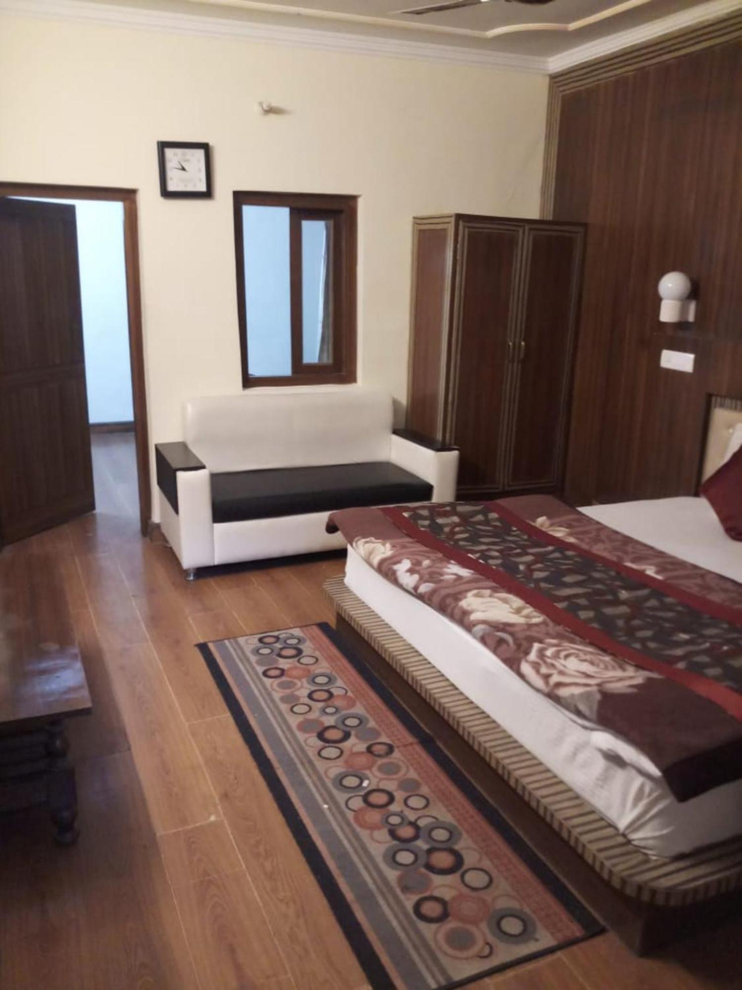 Goroomgo Moon Nainital Near Naini Lake - Parking & Lift Facilities -Hygiene And Spacious Room - Best Seller Buitenkant foto