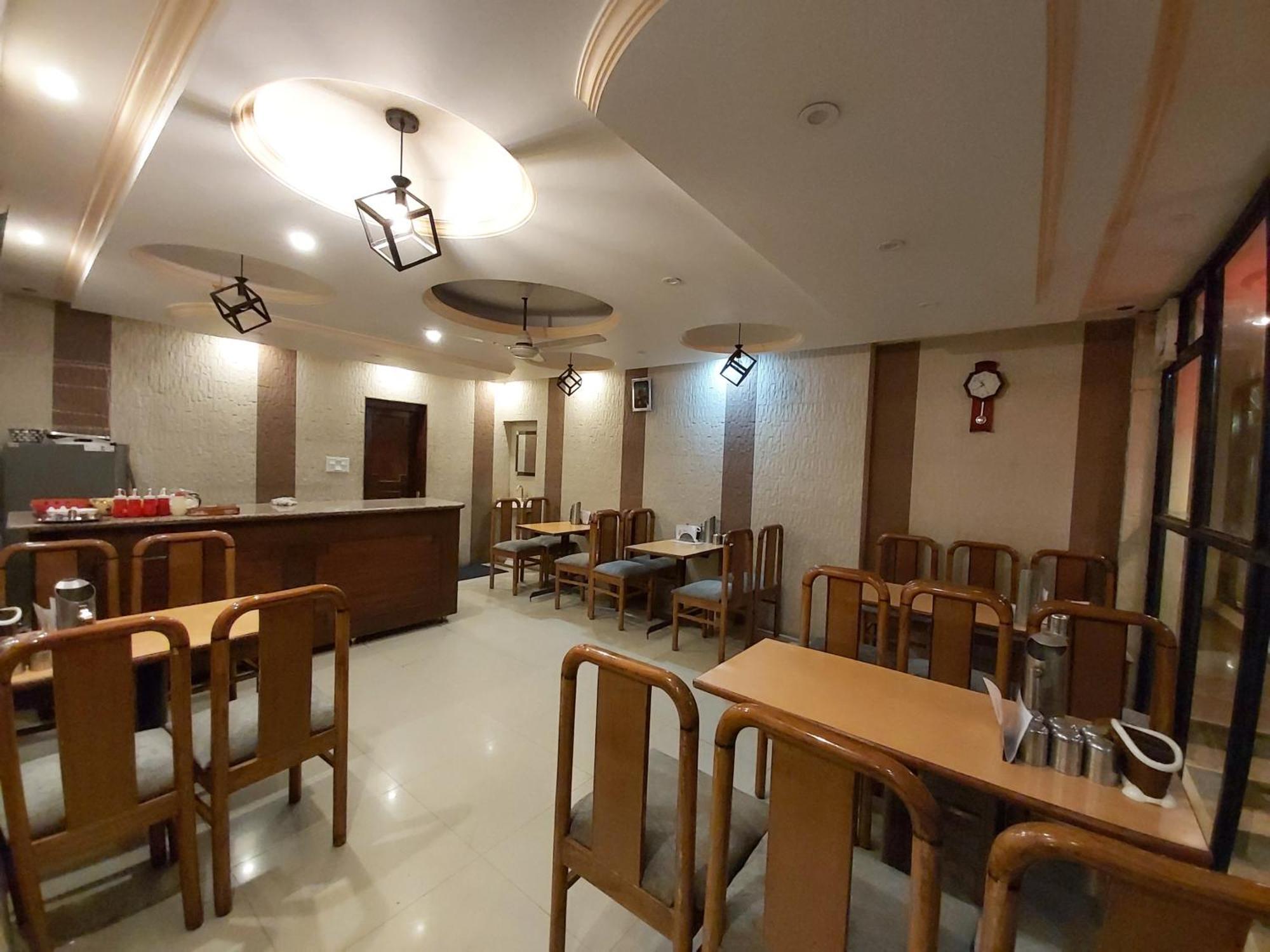 Goroomgo Moon Nainital Near Naini Lake - Parking & Lift Facilities -Hygiene And Spacious Room - Best Seller Buitenkant foto