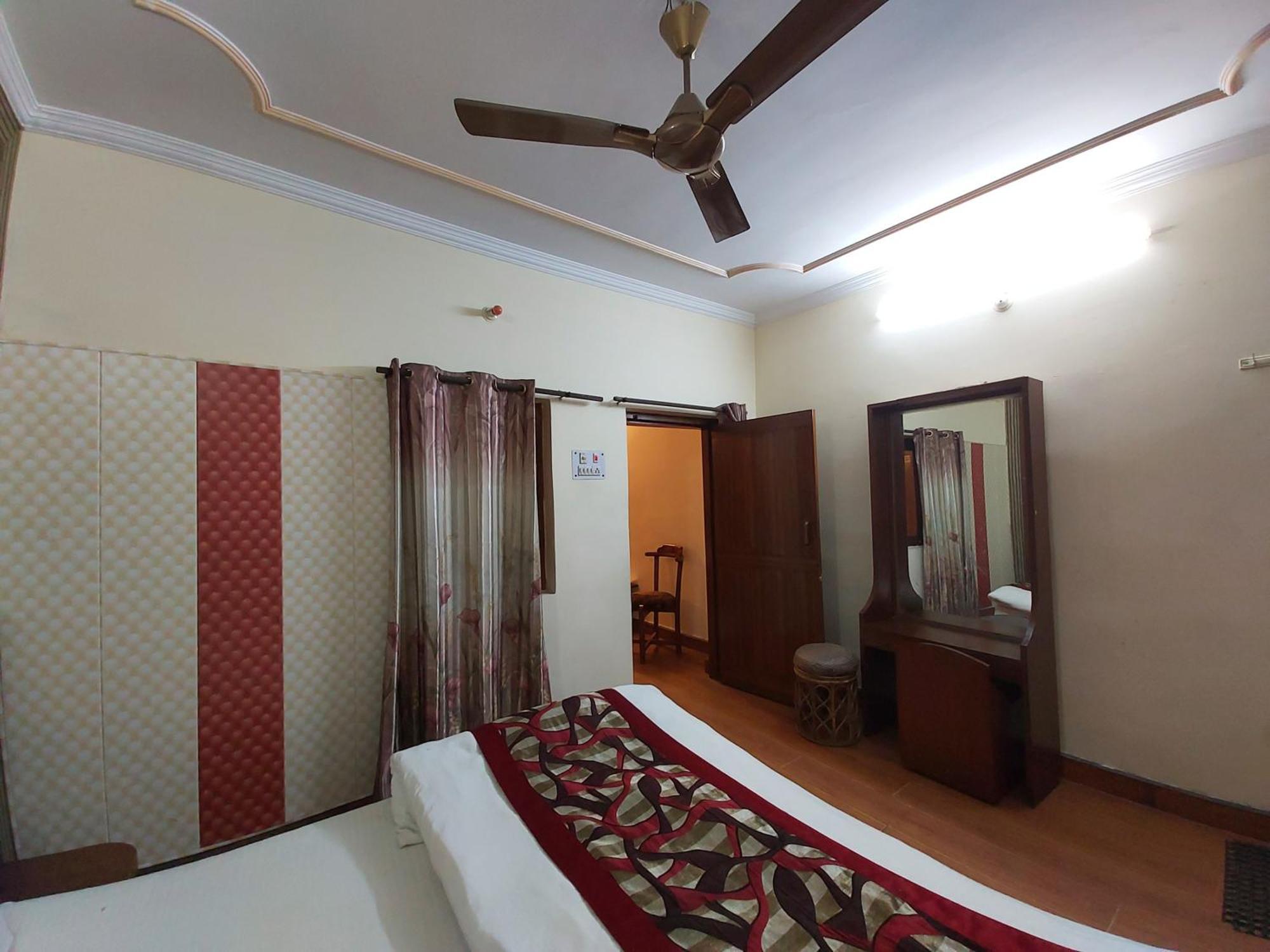 Goroomgo Moon Nainital Near Naini Lake - Parking & Lift Facilities -Hygiene And Spacious Room - Best Seller Buitenkant foto
