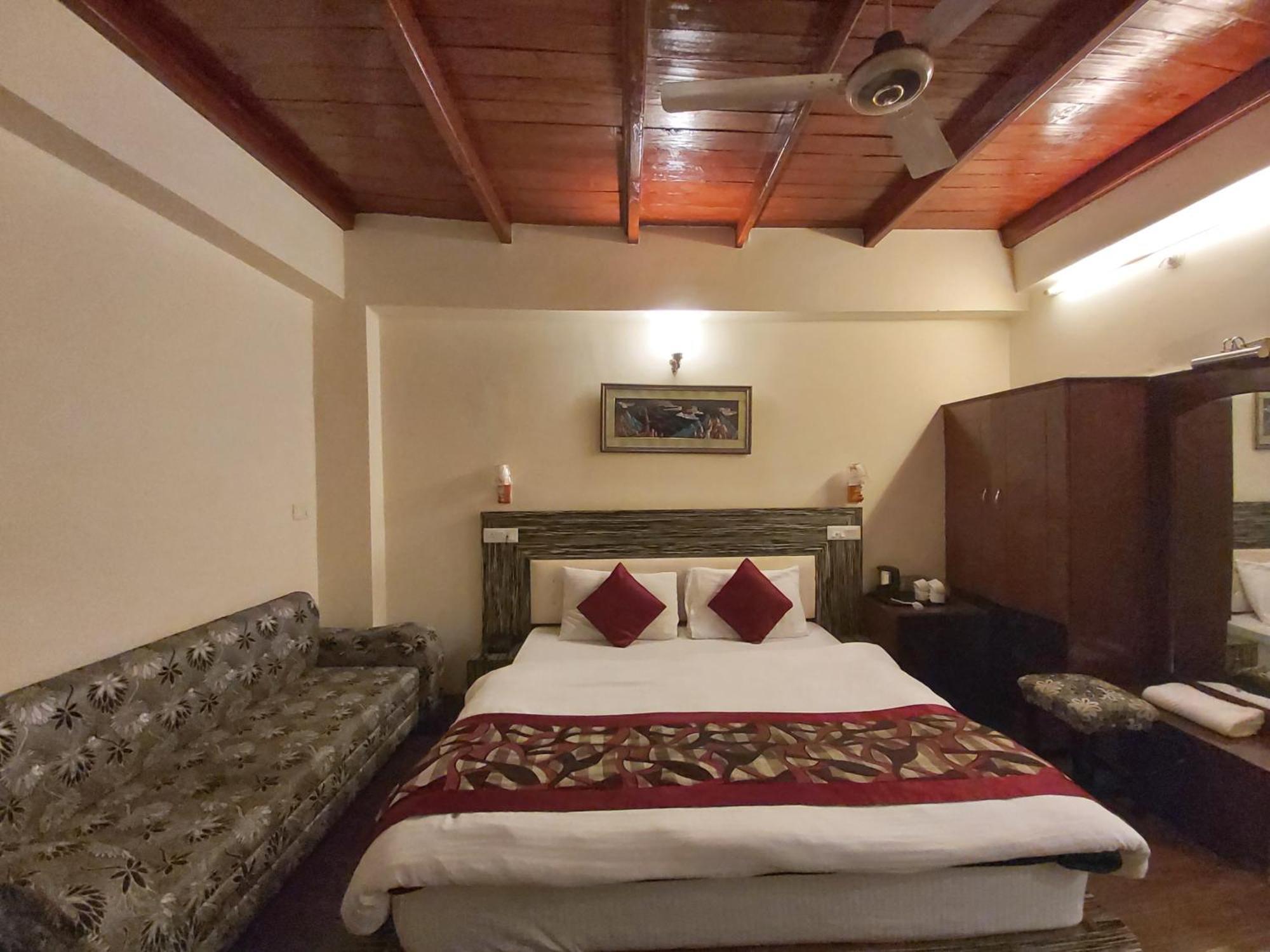Goroomgo Moon Nainital Near Naini Lake - Parking & Lift Facilities -Hygiene And Spacious Room - Best Seller Buitenkant foto